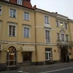 Old Town Studio P&O Serviced Apartments